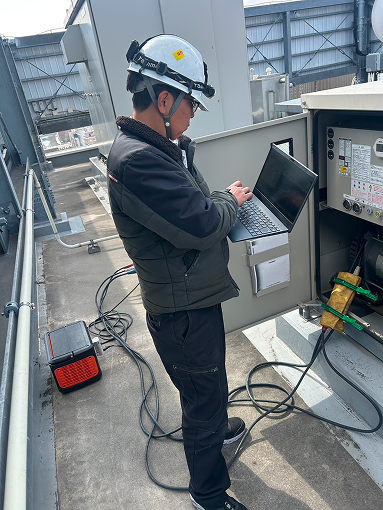 非常電源設備の点検作業